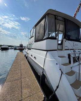 Carver 406 Aft Cabin Motor Yacht image