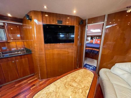 Sea Ray 680 Sun Sport image