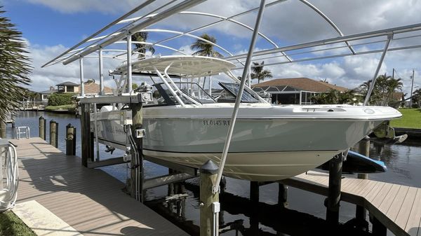 Boston Whaler 270 Vantage