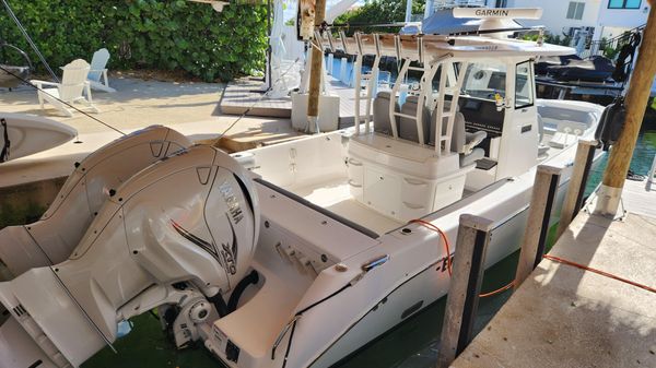 Everglades 335 CC