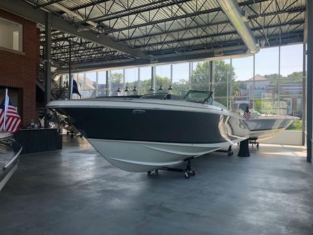 Chris-Craft Launch 34 image