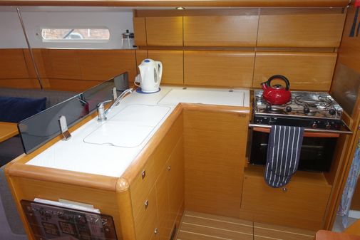 Jeanneau Sun Odyssey 379 image