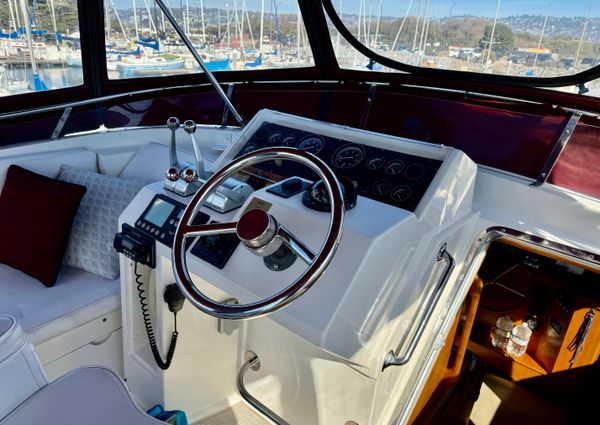 Mckinna 48-PILOTHOUSE image