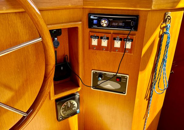 Mckinna 48-PILOTHOUSE image