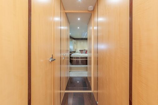Sunseeker Predator 68 image