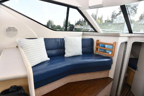 Bayliner 3258 Command Bridge image