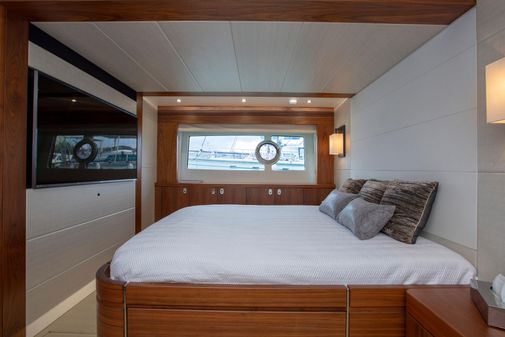 Sunseeker 75 Yacht image