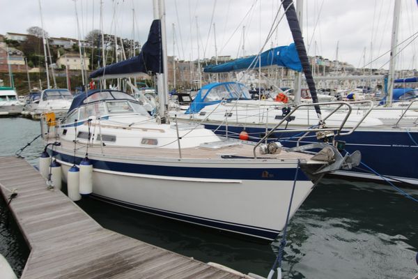 Hallberg-Rassy 31 - main image