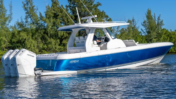 Intrepid 427 Nomad FE 