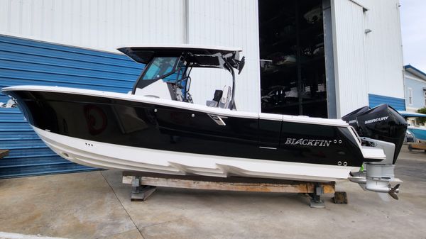Blackfin 302 CC