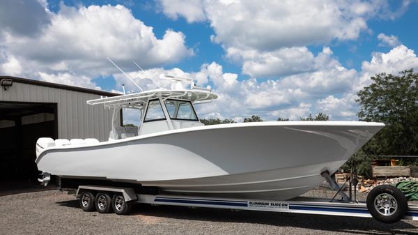 Yellowfin 39 Center Console