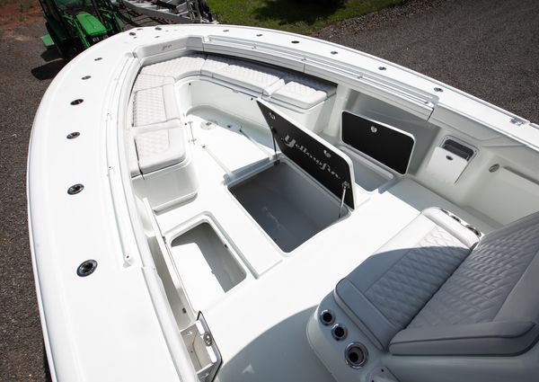 Yellowfin 39 Center Console image