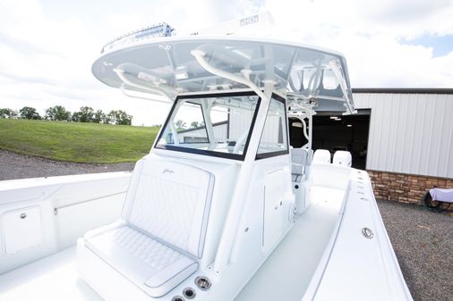 Yellowfin 39 Center Console image