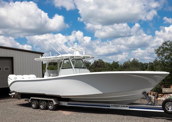 Yellowfin 39 Center Console image