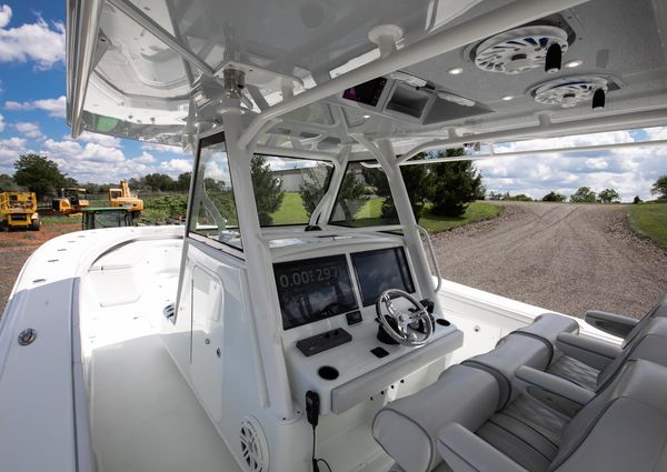 Yellowfin 39 Center Console image