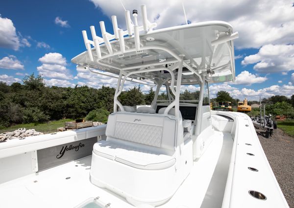 Yellowfin 39 Center Console image