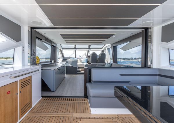 Sunseeker Predator 74 XPS image