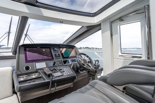 Sunseeker Predator 74 XPS image