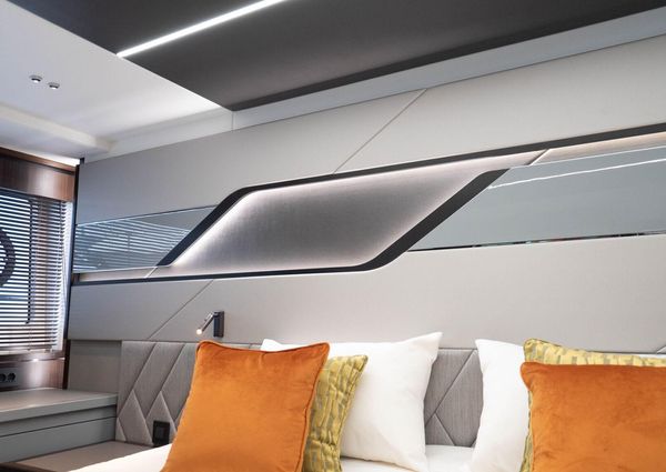 Sunseeker Predator 74 XPS image