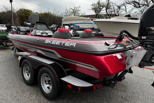 Skeeter ZX200 image