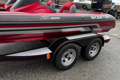 Skeeter ZX200 image