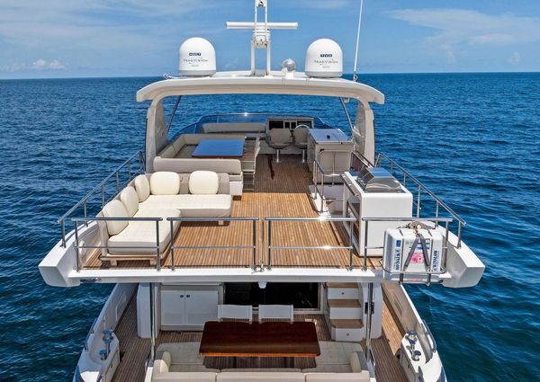 Azimut 72' Fly image