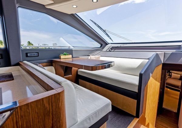 Azimut 72' Fly image