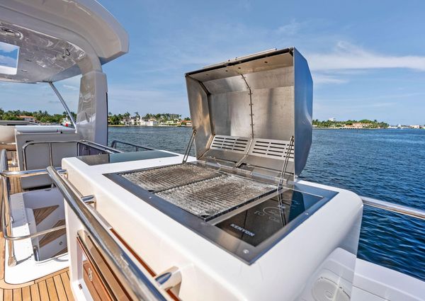 Azimut 72' Fly image