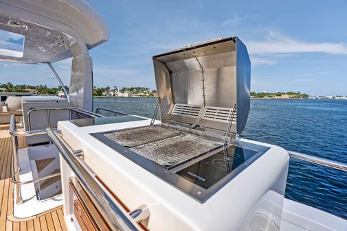 Azimut 72' Fly image