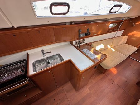 Beneteau Oceanis 40 image