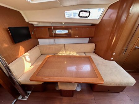 Beneteau Oceanis 40 image