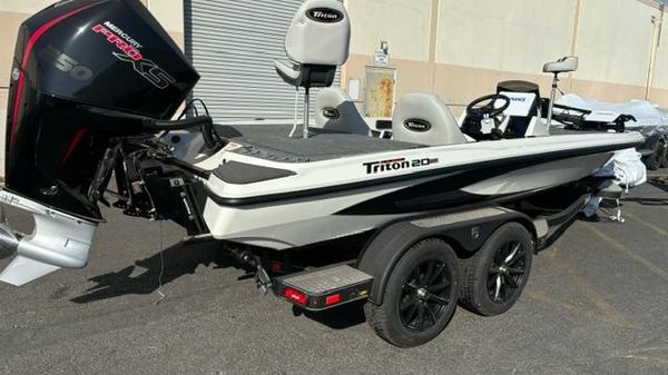 Triton 20XP Patriot 