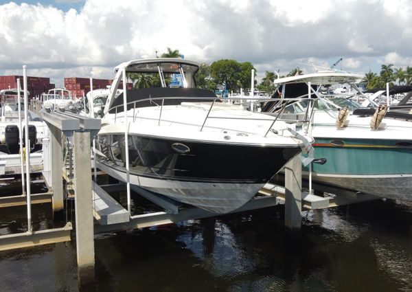 Monterey 320 Sport Yacht image