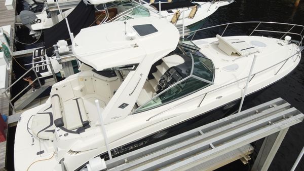 Monterey 320 Sport Yacht image