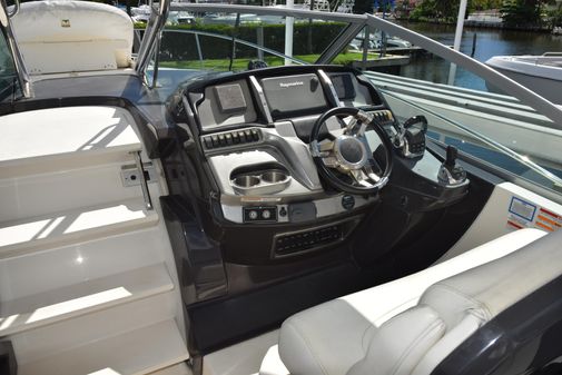 Monterey 320 Sport Yacht image