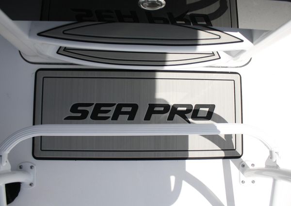 Sea Pro 219 Center Console image