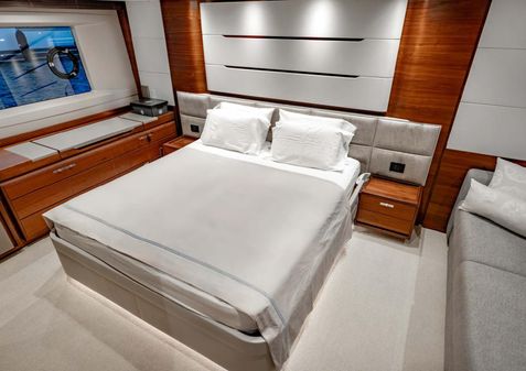 Princess Flybridge 68 Motor Yacht image