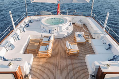 Feadship 42m image