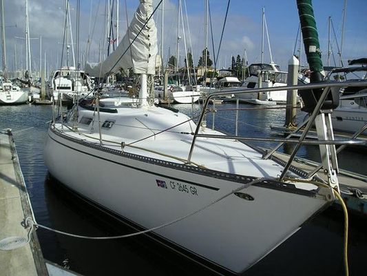 Catalina 38 - main image