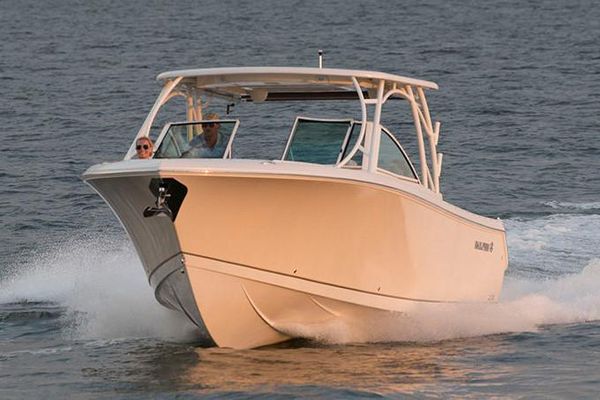 Sailfish 325 DC - main image