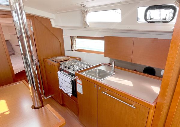 Beneteau OCEANIS-35-1 image