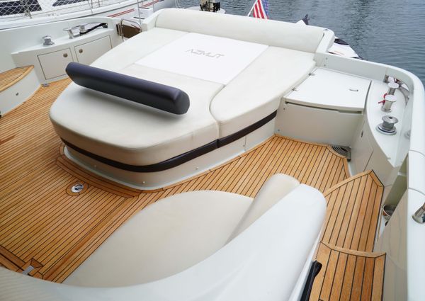 Azimut 62S image