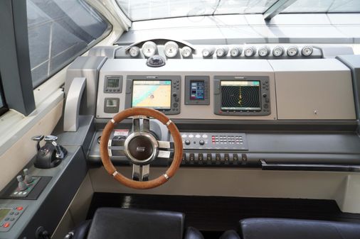 Azimut 62S image