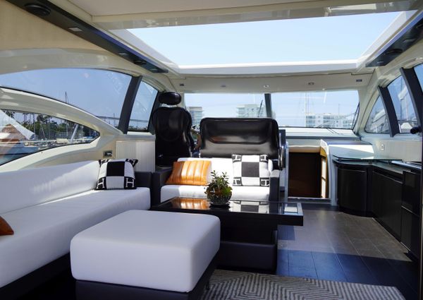 Azimut 62S image