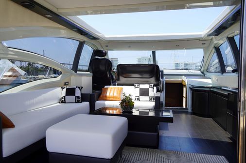 Azimut 62S image