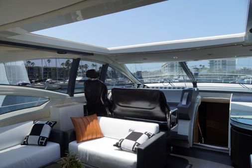 Azimut 62S image