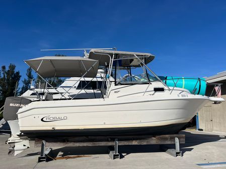 Robalo 2440-WALKAROUND image