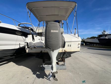 Robalo 2440-WALKAROUND image