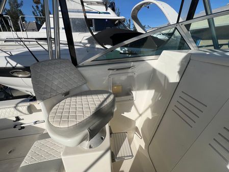 Robalo 2440-WALKAROUND image