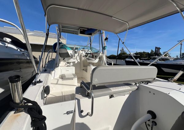 Robalo 2440-WALKAROUND image